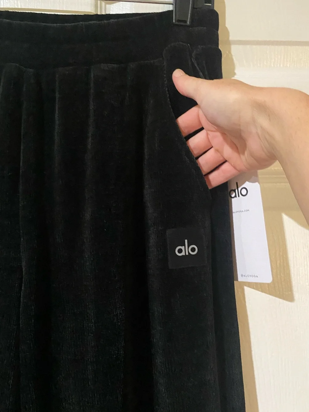 Alo Yoga Chalet Chenille Wide Leg Pants Sz M Black High Rise Soft Cozy Lounge